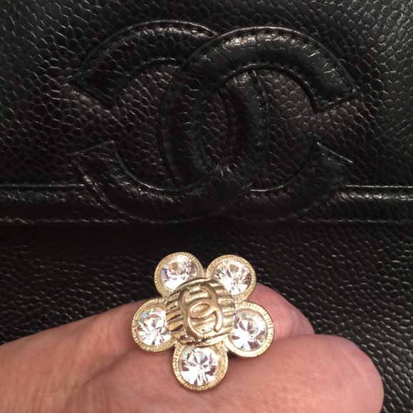 🎉SALE🎉💯% AUTH CHANEL LOGO FLOWER RING