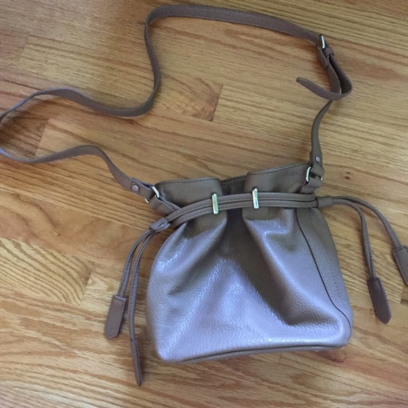 Forever 21 Handbags - Forever 21 bucket tote