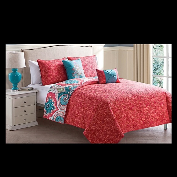 SOLD‼️‼️ Reversible Quilt Set - Picture 3 of 4