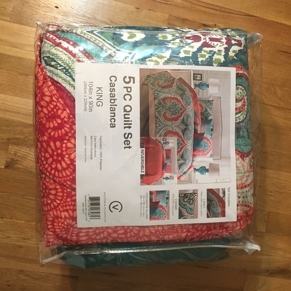 SOLD‼️‼️ Reversible Quilt Set - Picture 2 of 4