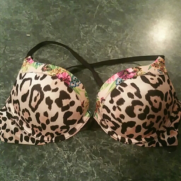 VS plunge/plongeant bra 34B NEW