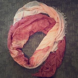Scarf, shades of pink