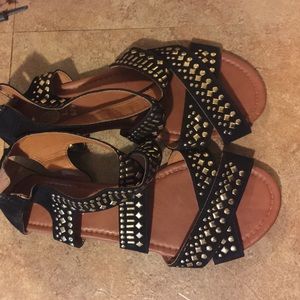 NWOT Rue 21 sandals