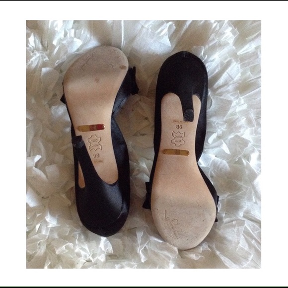 ♠️Allen B Schwartz "ABS" Satin Cocktail pumps♠️ - Picture 4 of 4