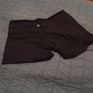 Lululemon groove shorts