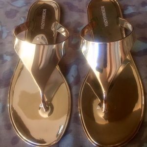 Brand new BCBG Gold Elegant Flips