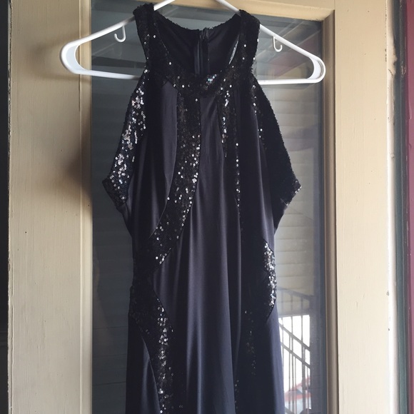 Formal dress - Picture 2 of 4