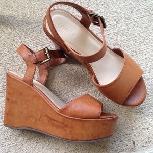 F21 BROWN WEDGES
