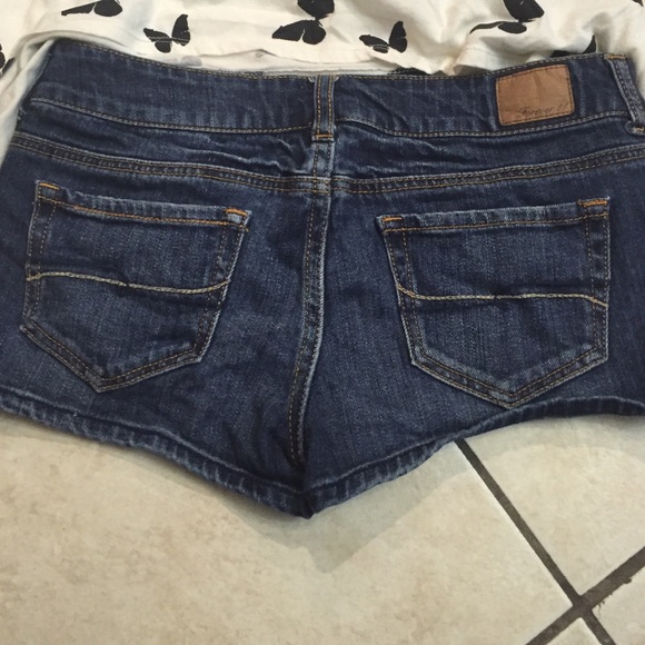 Cute Forever21 denim shorts - Picture 2 of 2