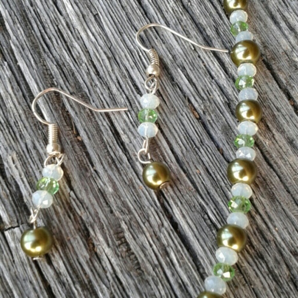 Necklace and two sets of earrings - Picture 4 of 4