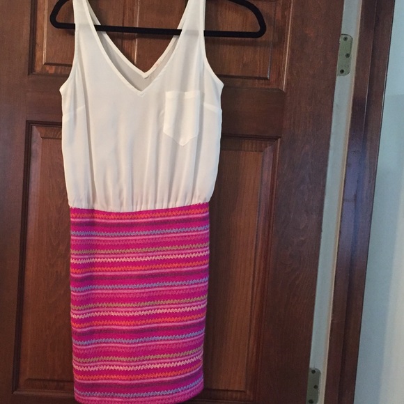 White/pink dress
