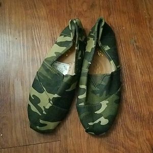 Army fatigue shoes