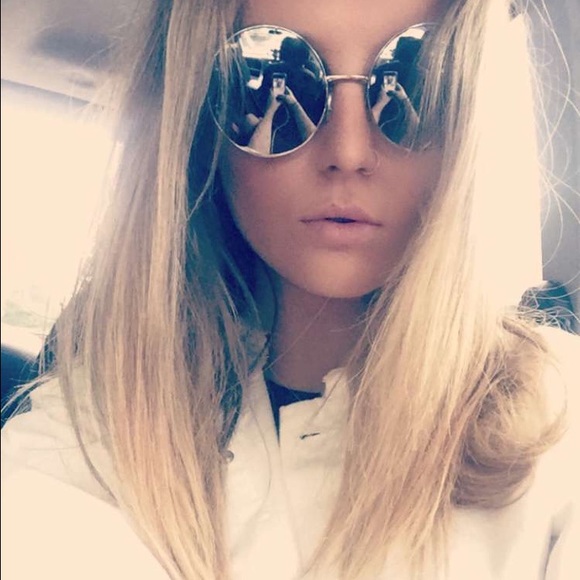 Meet your Posher, Steph