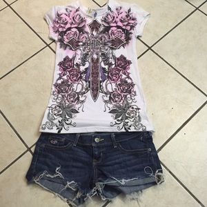 Cute New Top with Hollister Denim Shorts