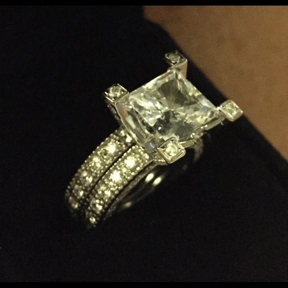 Ziamond Custom 2 Ring 4 CT Ring Set size 5 - Picture 2 of 4