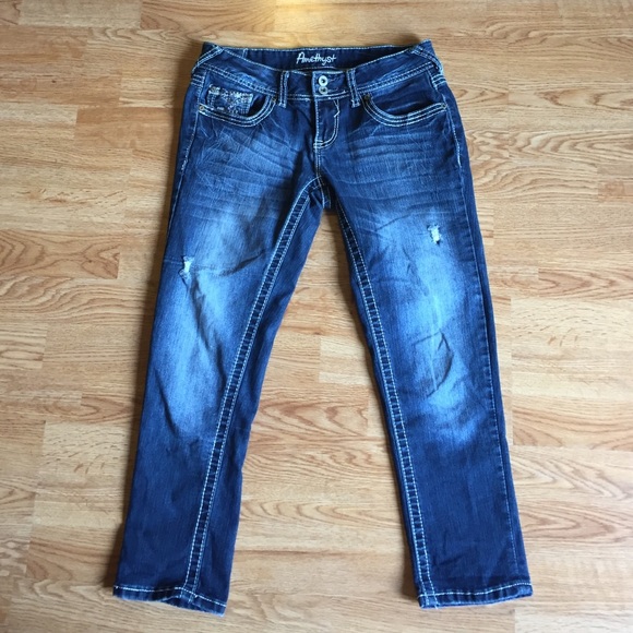 Darker wash Jean capris - Picture 3 of 4