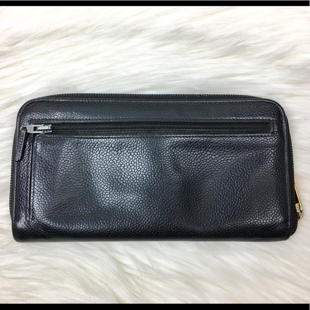 ๐ SOLD ๐ CHANEL Caviar Zip Wallet - Picture 4 of 6