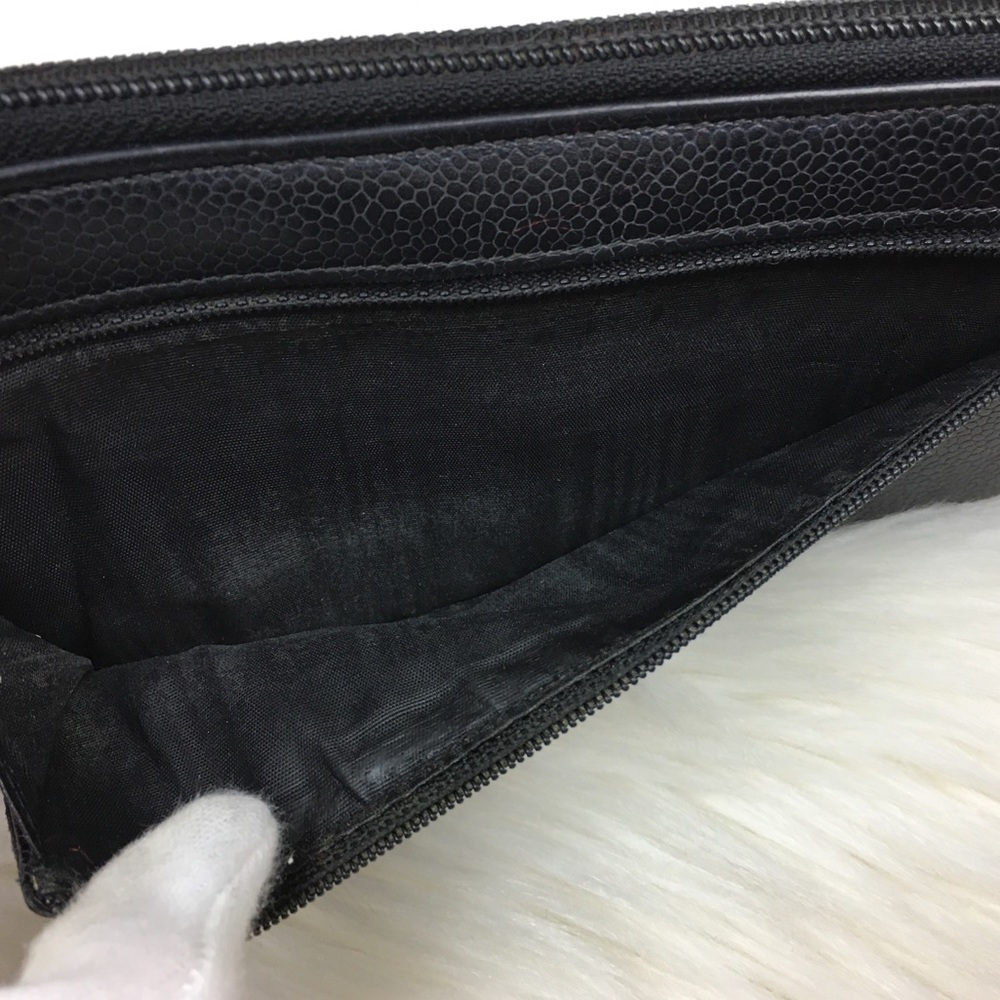 ๐ SOLD ๐ CHANEL Caviar Zip Wallet - Picture 5 of 6