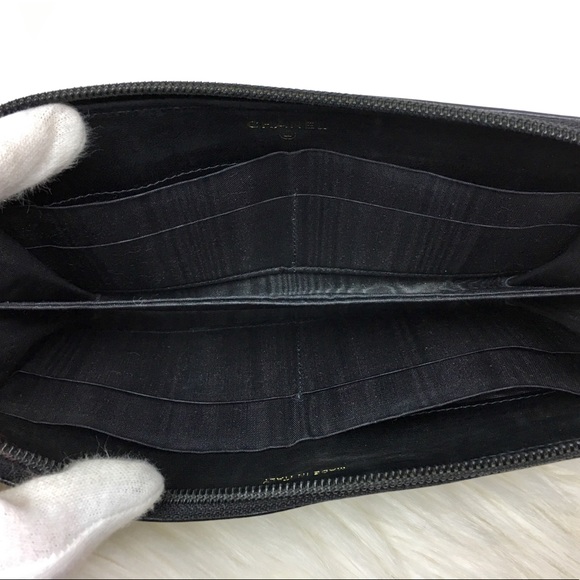 💔 SOLD 💔 CHANEL Caviar Zip Wallet - Picture 3 of 6