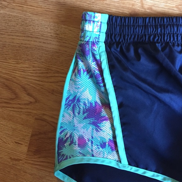 Navy blue athletic shorts - Picture 2 of 2