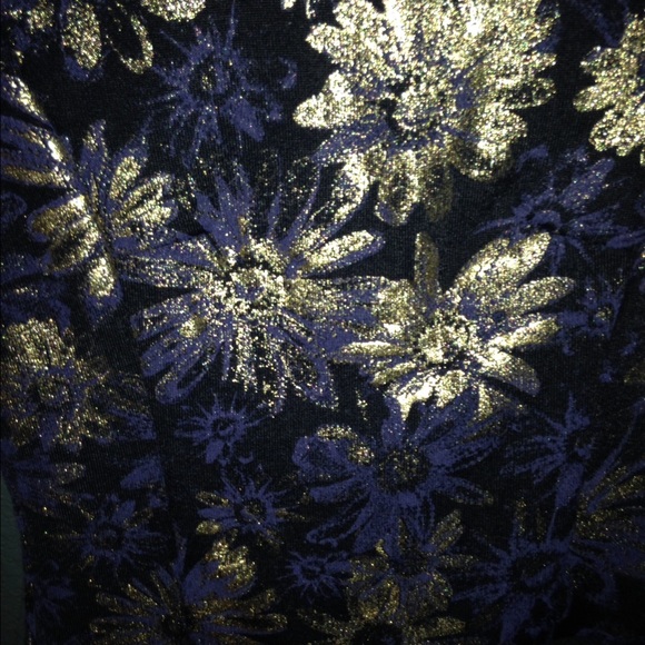 Flower peplum top - Picture 2 of 3