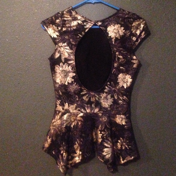 Flower peplum top - Picture 3 of 3