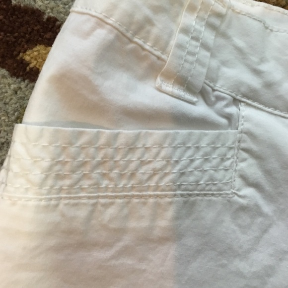 White shorts - Picture 3 of 4