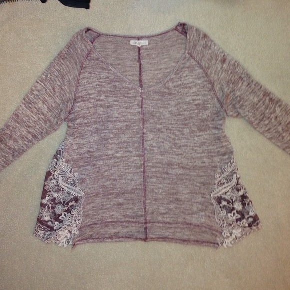 Maroon laced detailed shirt. - Picture 1 of 3