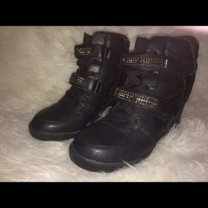 Sneaker wedges