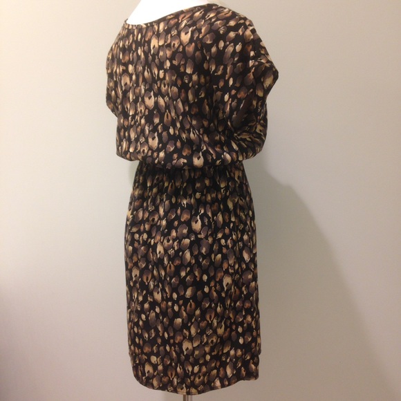 Dress with sexy lace v-neck - Picture 4 of 4