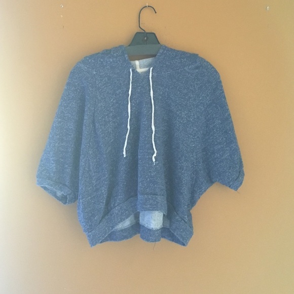 Blue sweatshirt tee with hood