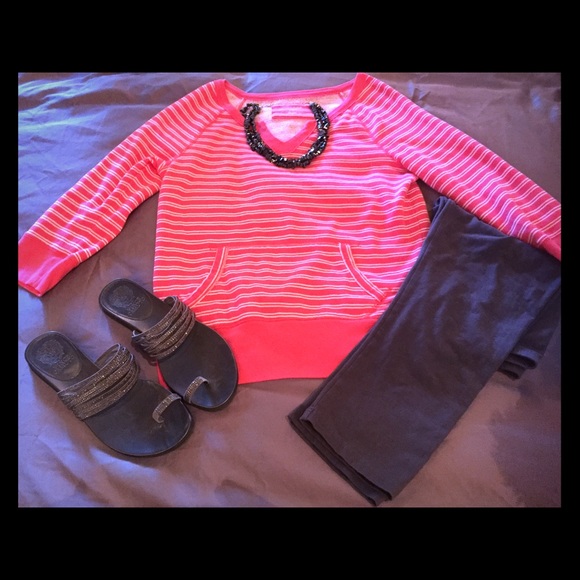 Coral and white 3/4 sleeve sweatshirt