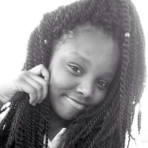 Meet your Posher, Lamya