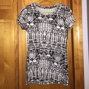 LULULEMON Glacier Flow workout tee !!!