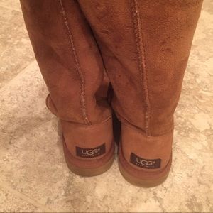Like new UGG Mid calf boots