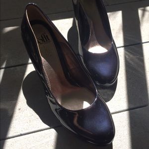 ALL DAY COMFORT Sofft patent midnight blue🎣