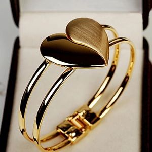 Gorgeous open heart bangle 😍
