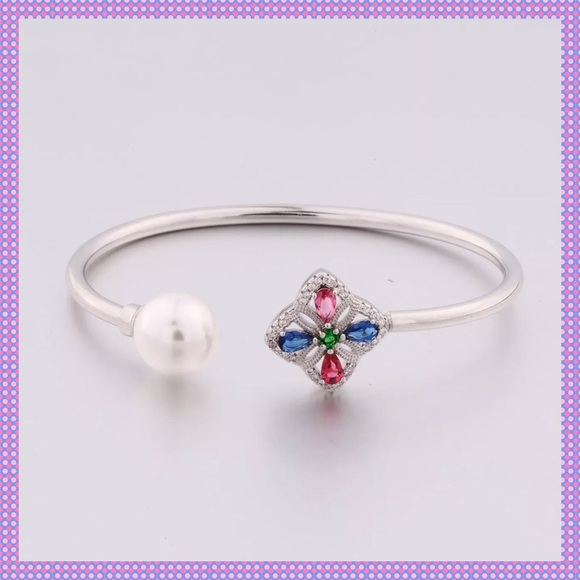 πSwarovski Crystals, Pearl, Cuff Braceletπ - Picture 2 of 4