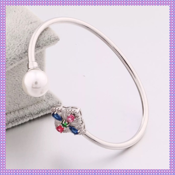 πSwarovski Crystals, Pearl, Cuff Braceletπ - Picture 3 of 4