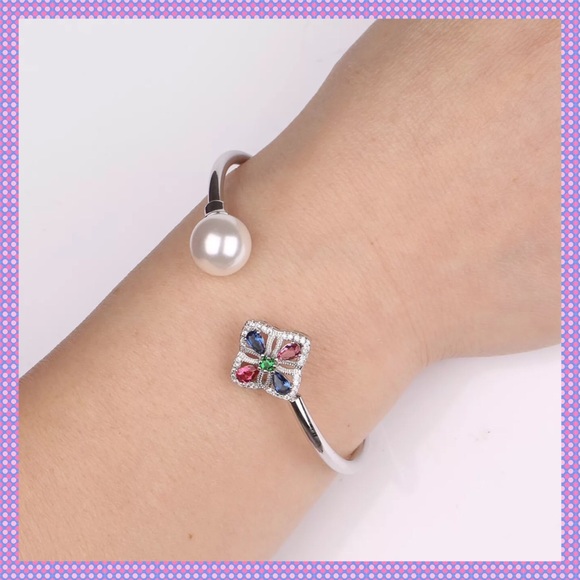 πSwarovski Crystals, Pearl, Cuff Braceletπ - Picture 4 of 4