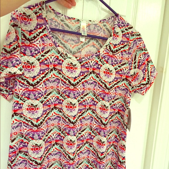 Small Lularoe Classic t