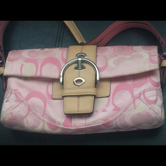 Coach Handbags - Small Coach shoulder bag