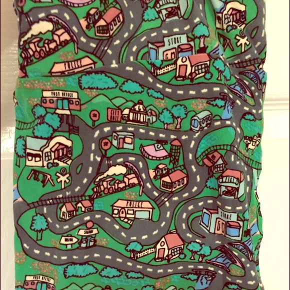 Lularoe leggings t/c roads