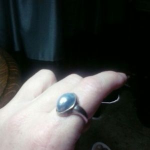 Sterling silver grey mother of pearl ring