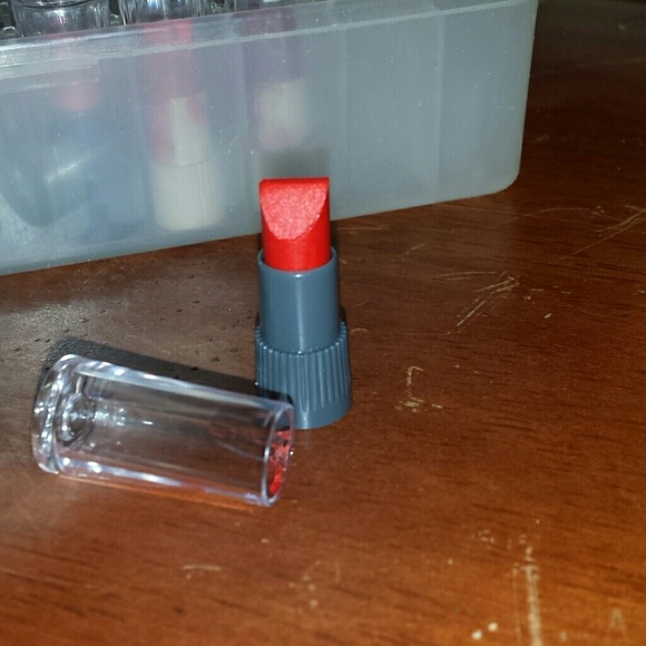 Mini test lipsticks - Picture 3 of 3