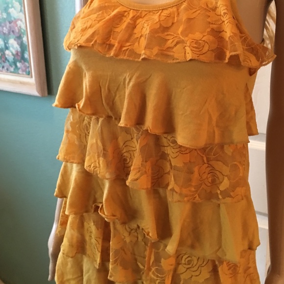 Gold Ruffled Tank - Picture 2 of 4