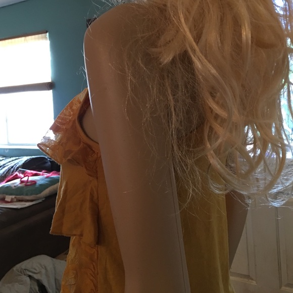 Gold Ruffled Tank - Picture 4 of 4