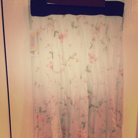 Lularoe Lola- medium