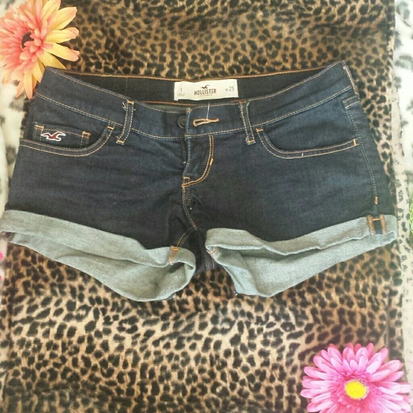 Dark denim Hollister cuffed shorts!