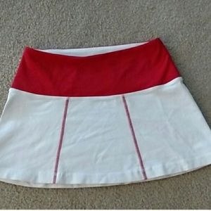 Lululemon reversible skirt sz 6